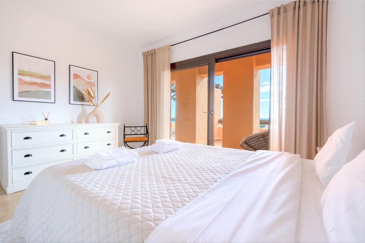 9 Penthouse With Amazing Sea Views, Close To Golf Manilva Duquesa Экстерьер фото